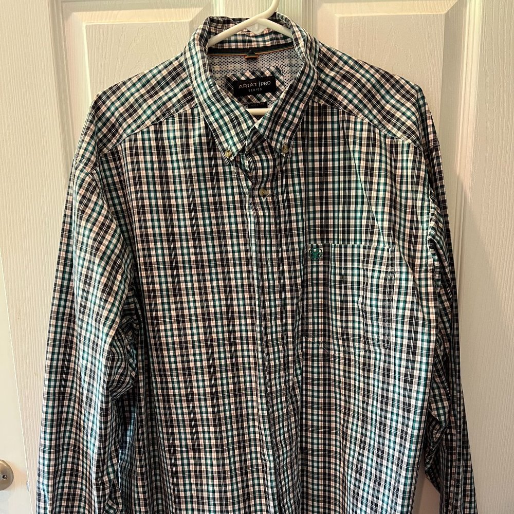 Men's Ariat button down shirt